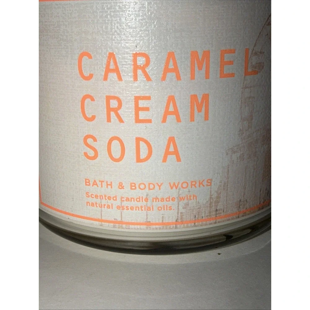 Bath & Body Works Caramel Cream Soda 3-Wick Scented Candle 14.5 oz Vanilla New